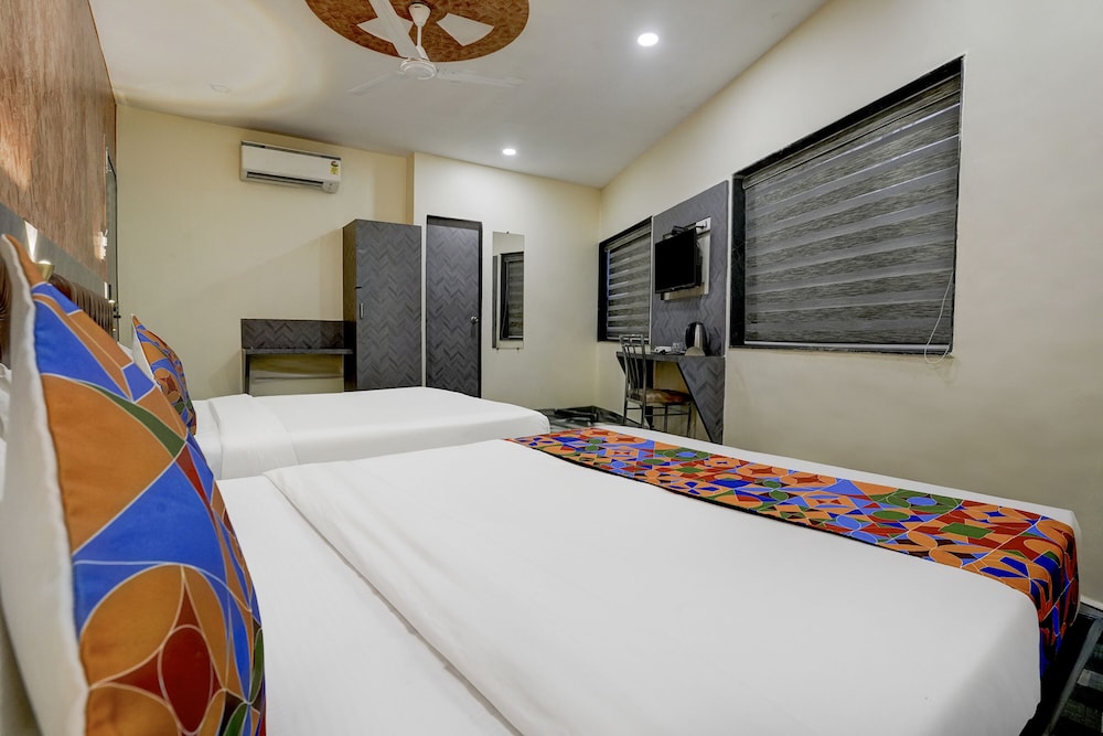 Hotel Golden Sand Inn
