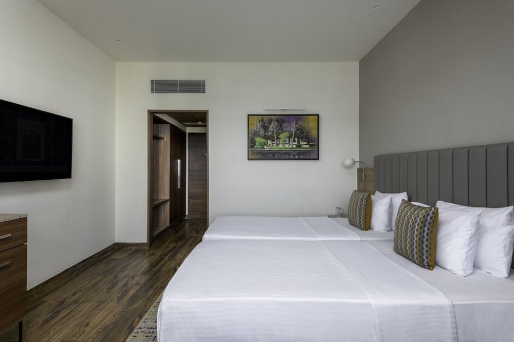 Vivanta Mangalore Old Port Road