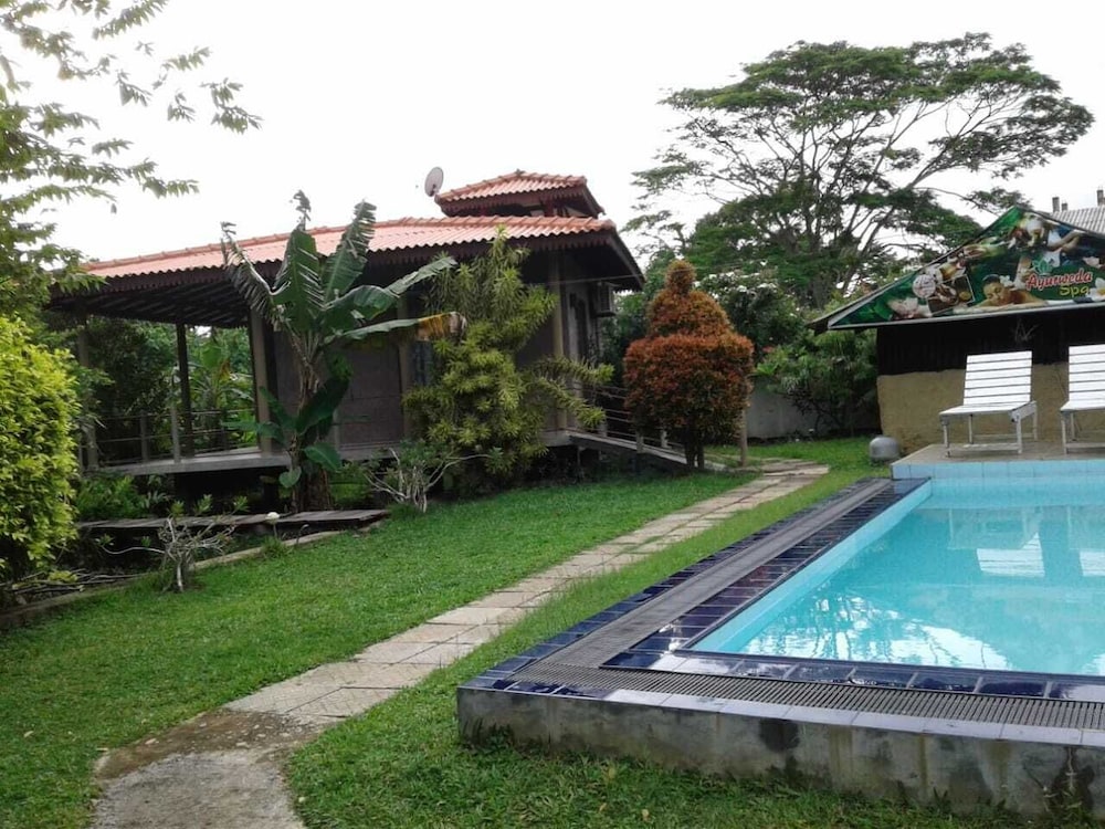 Mass Eco Cabana