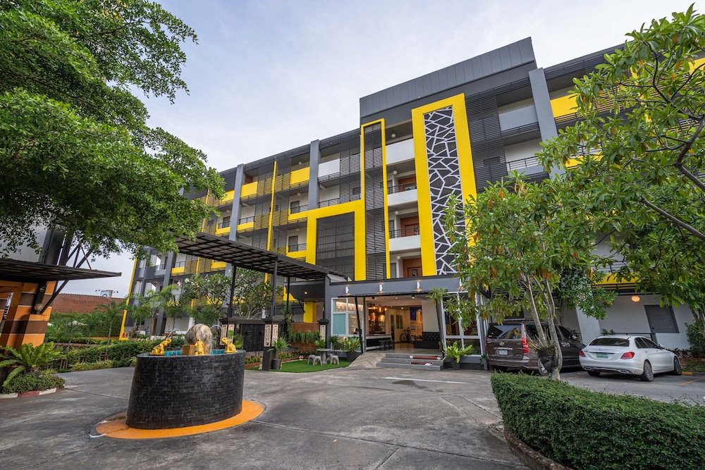 SB Living Place Hotel Phuket Town