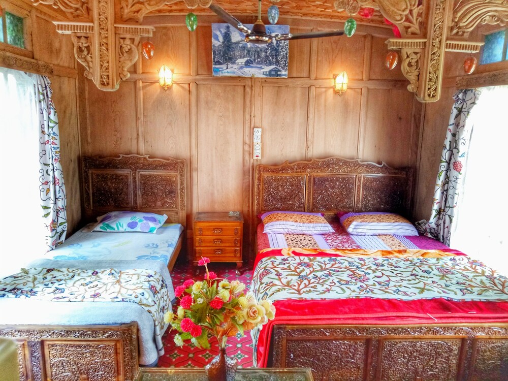 New Bul Bul Group of Houseboats