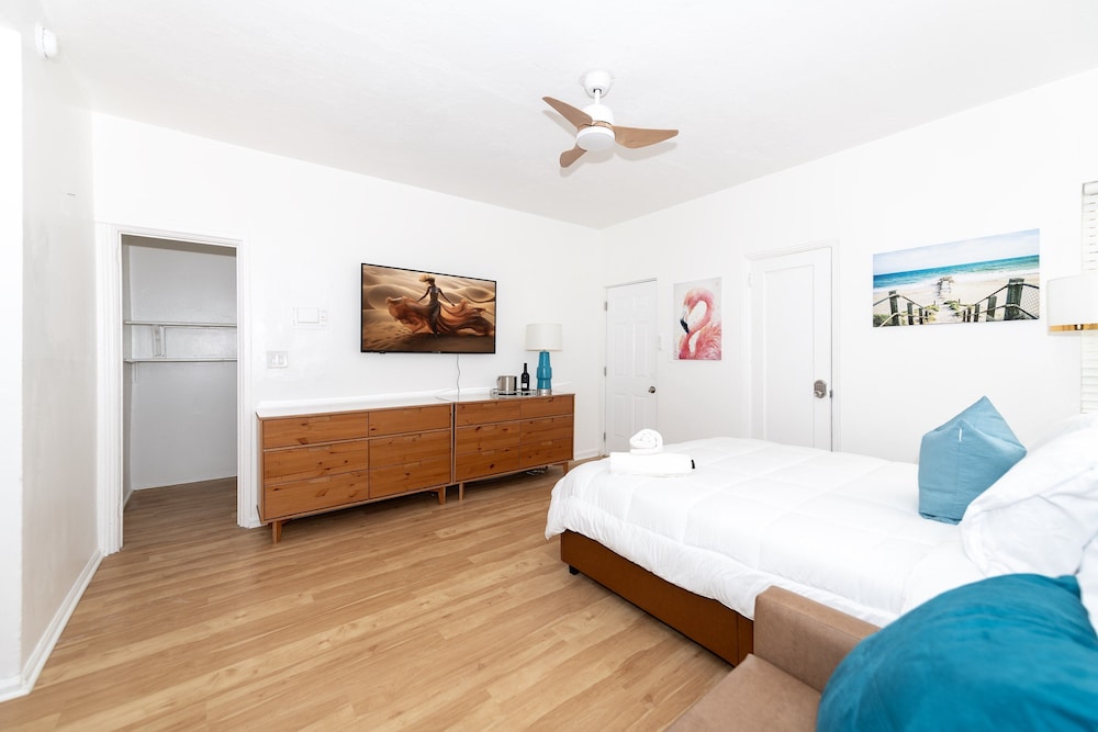 545 Michigan Avenue Apartments