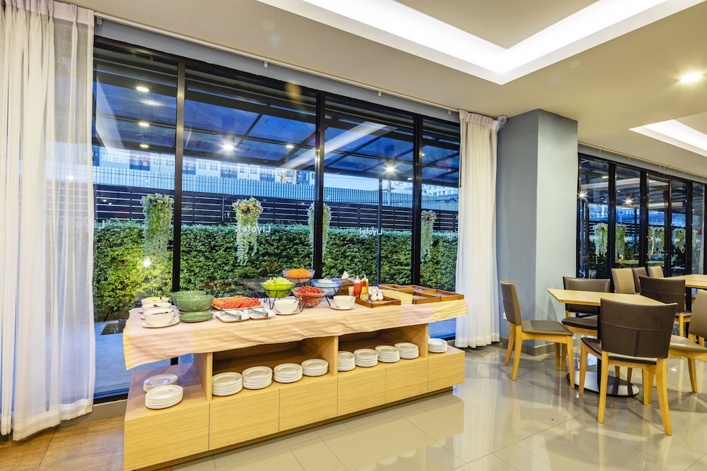 Livotel Hotel Kaset Nawamin Bangkok