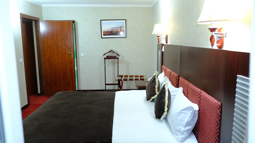 Grand Bukhara Hotel