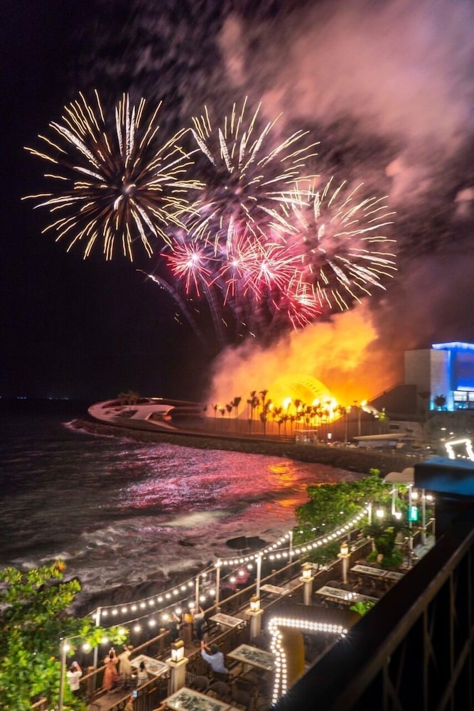 Sea Sunset Hotel FREE Cable Car Aqua Park Tickets Welcome to a mixing world of friends
