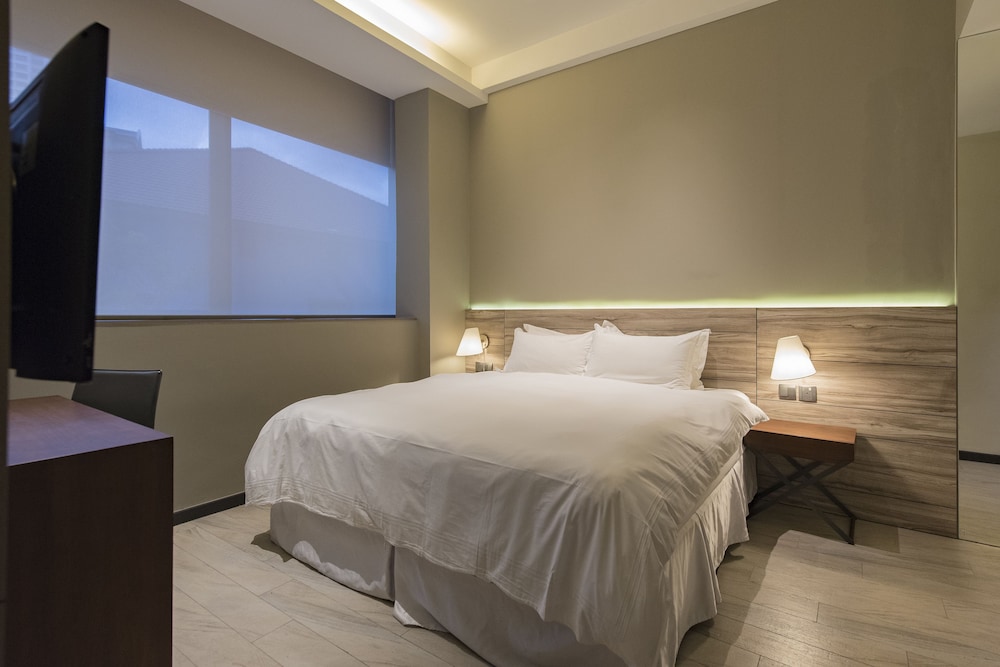 Louis Kienne Serviced Residences