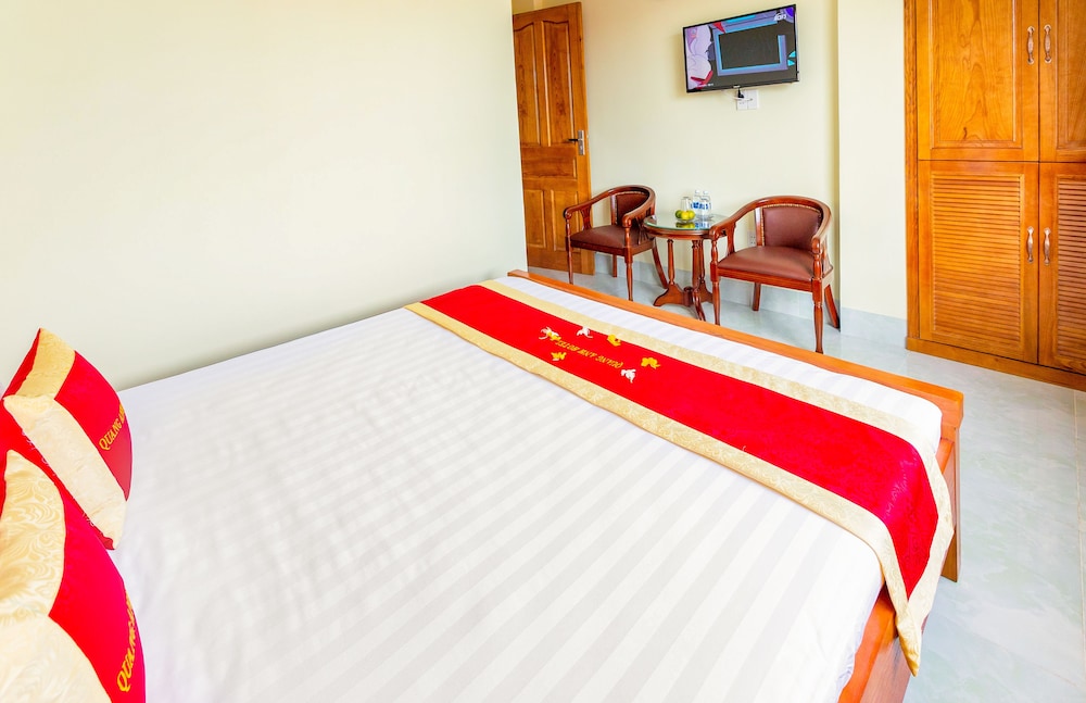 Quang Anh Hotel by The Moment