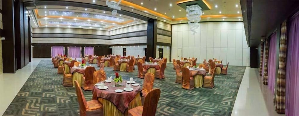 Narayani Heights Hotel & Resort