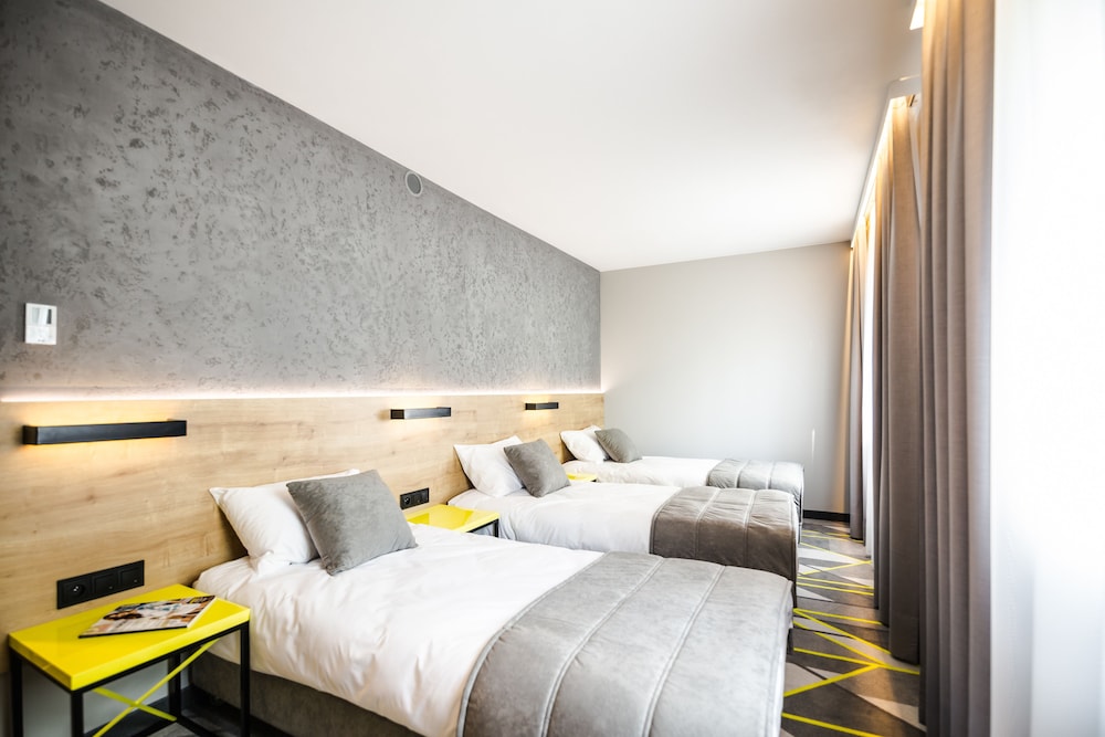 Air Hotel
