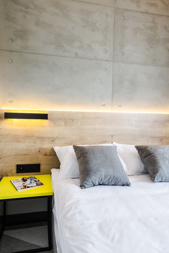Air Hotel