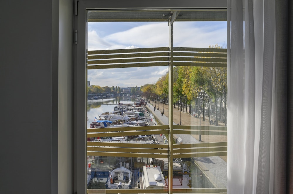 Holiday Inn Express Paris-Canal de la Villette by IHG