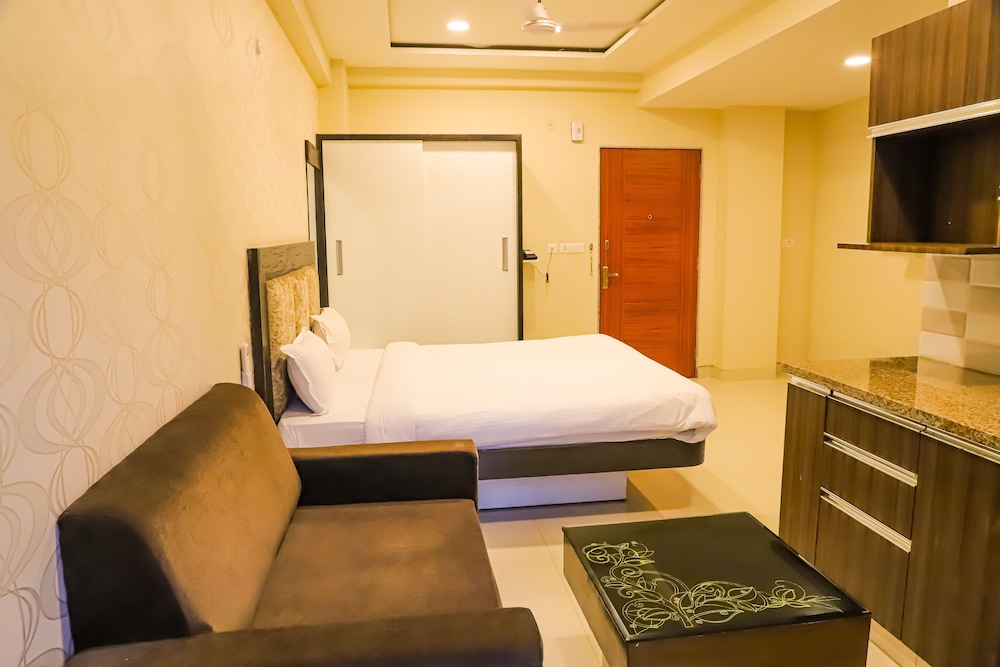 Hotel Shri Radha Nikunj at Prem Mandir