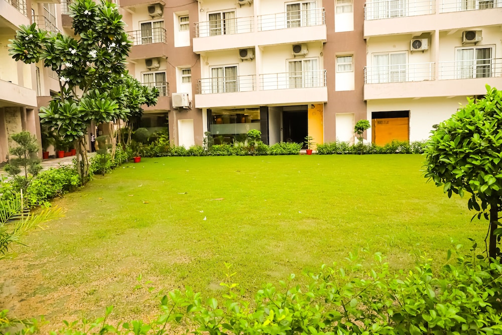 Hotel Shri Radha Nikunj at Prem Mandir