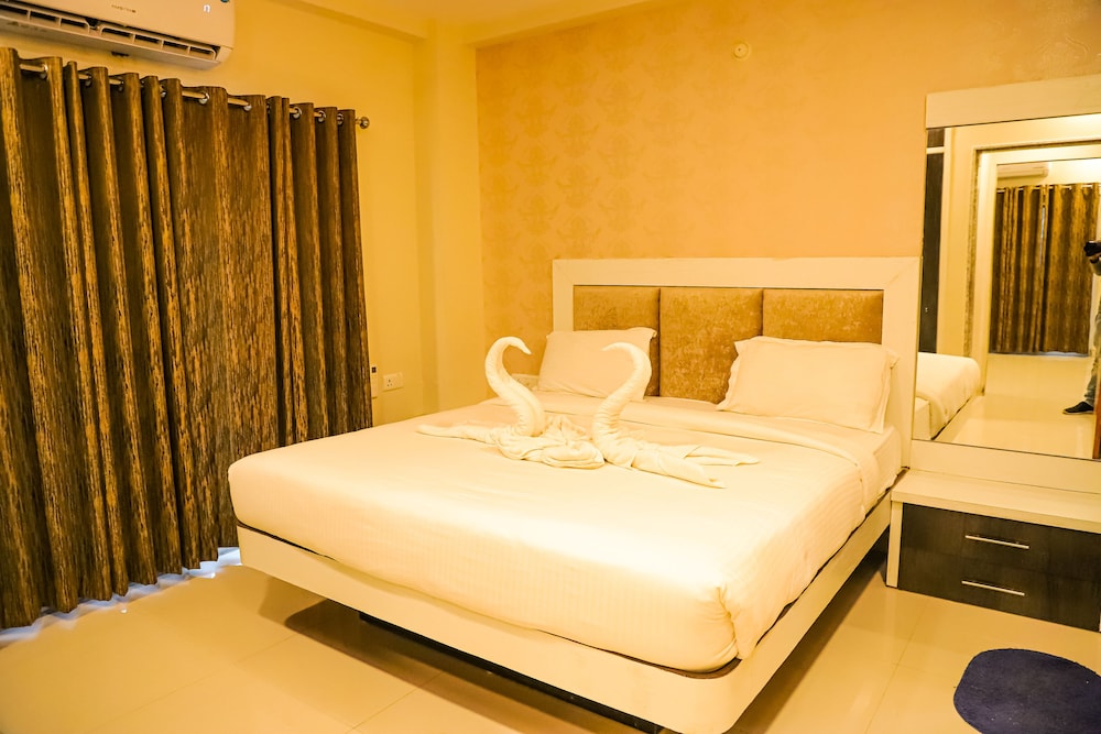 Hotel Shri Radha Nikunj at Prem Mandir