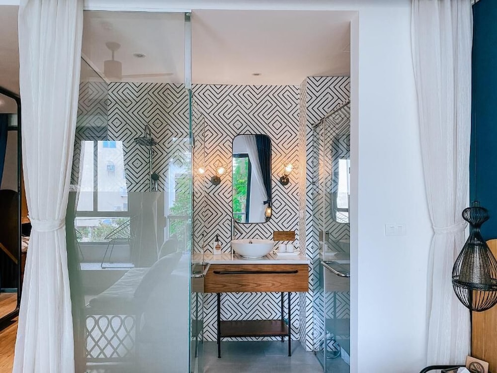 Seaforest Hotel by Haviland