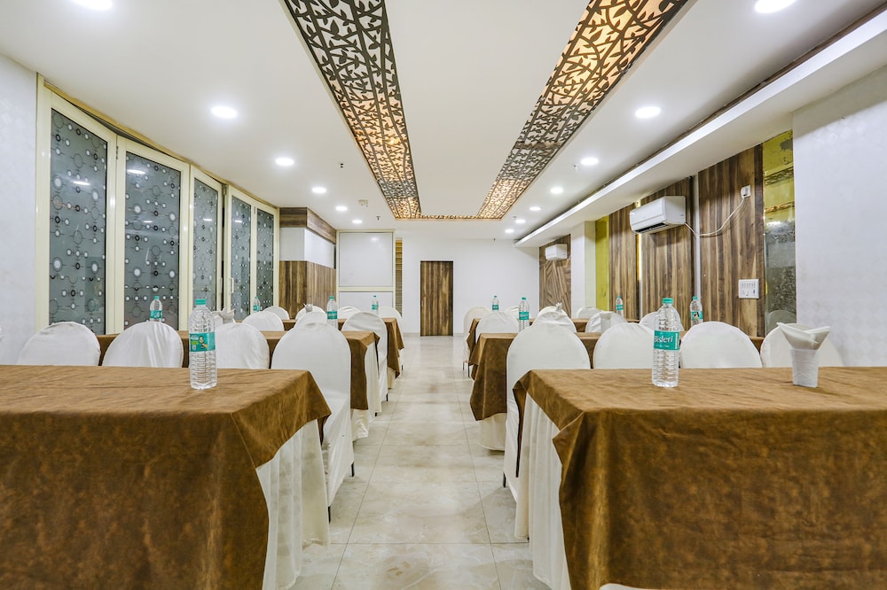 Hotel SPB 87 near Karol Bagh Metro Station