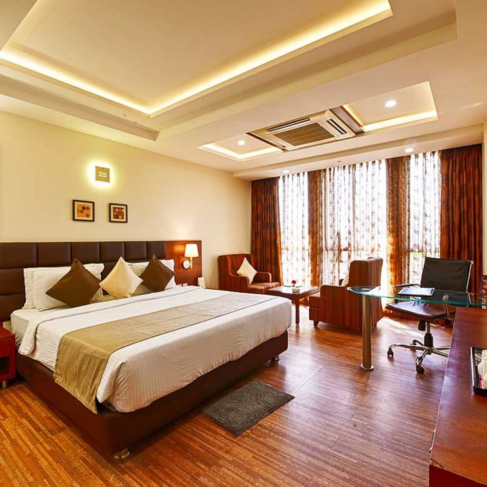 Hotel Page One