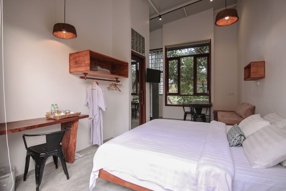 Sarina Hotel & Villa