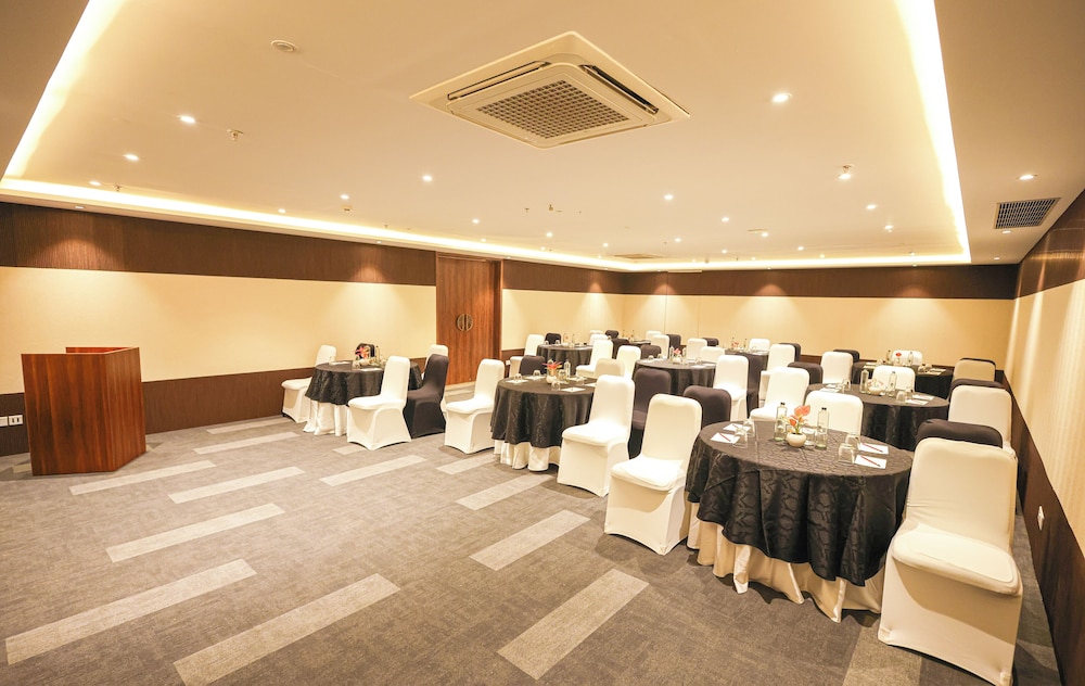 Rhythm Gurugram, Hotel & Suites, Sohna Road