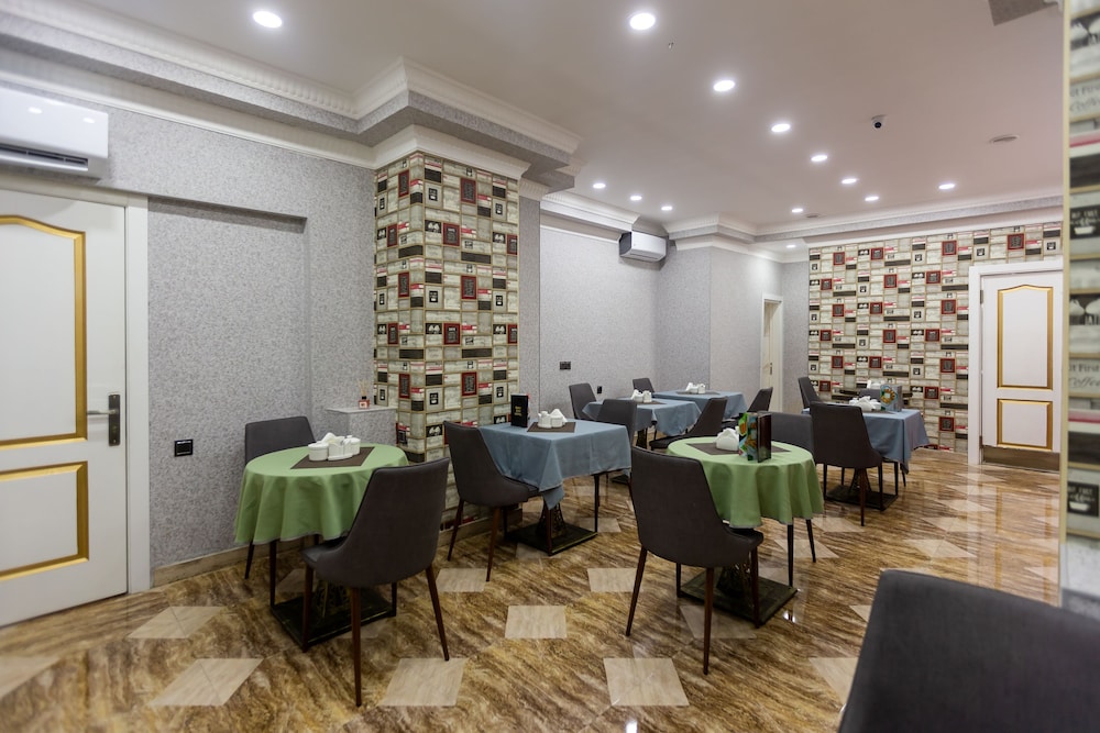 Center Hotel Baku