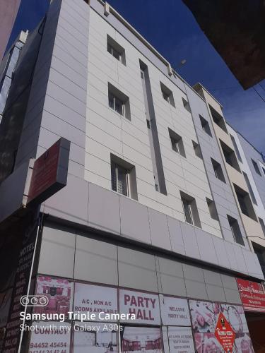 sri vaari residency