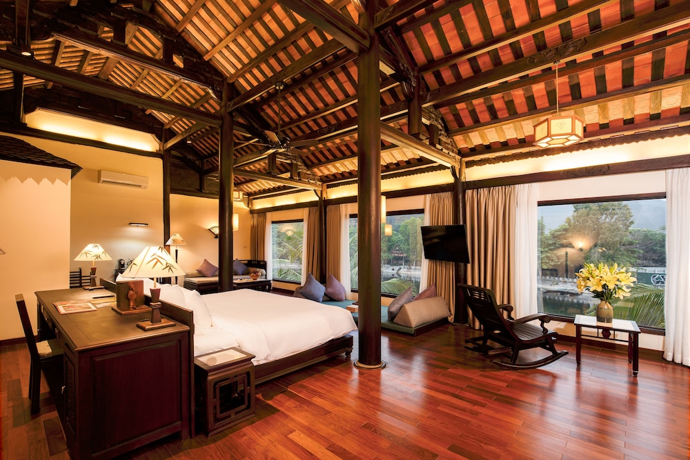 Emeralda Resort Tam Coc