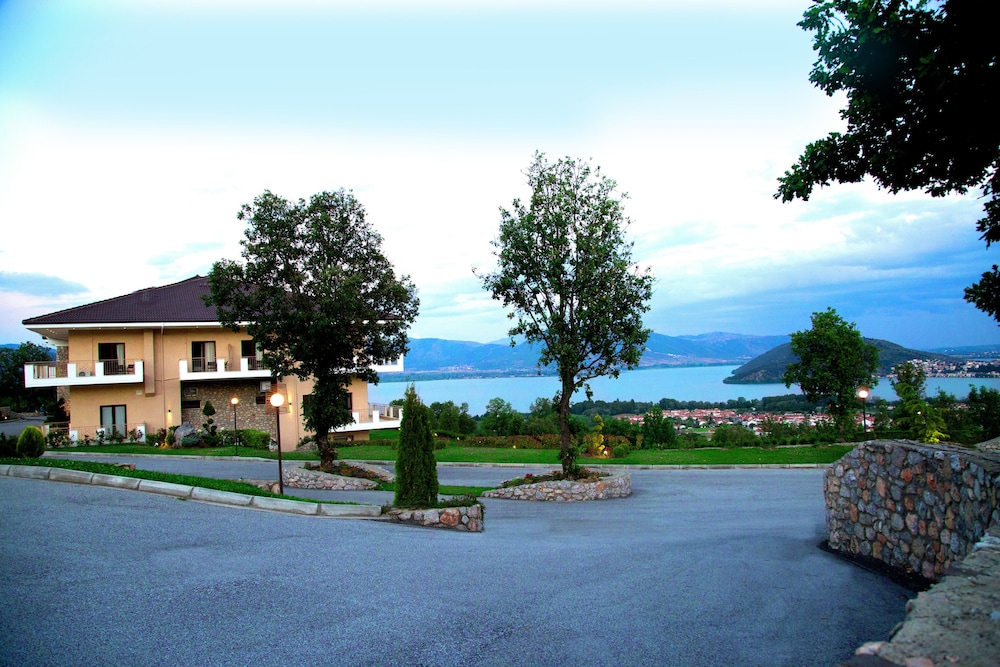 Enastron View Hotel