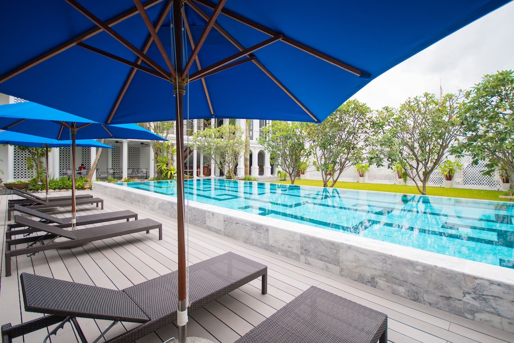 Little Nyonya Hotel