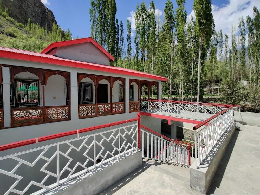 Orangeloft Lower Kachura Lake