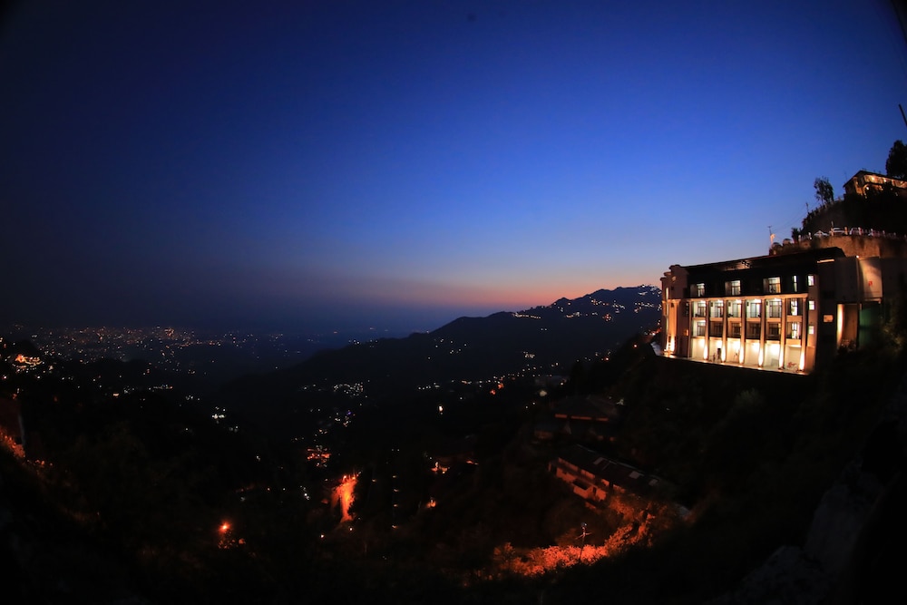 The Solitaire Resort by Lawrence Hotels