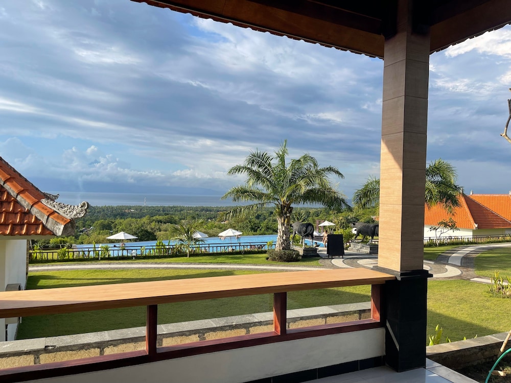 Semabu Hills Hotel Nusa Penida - Bali