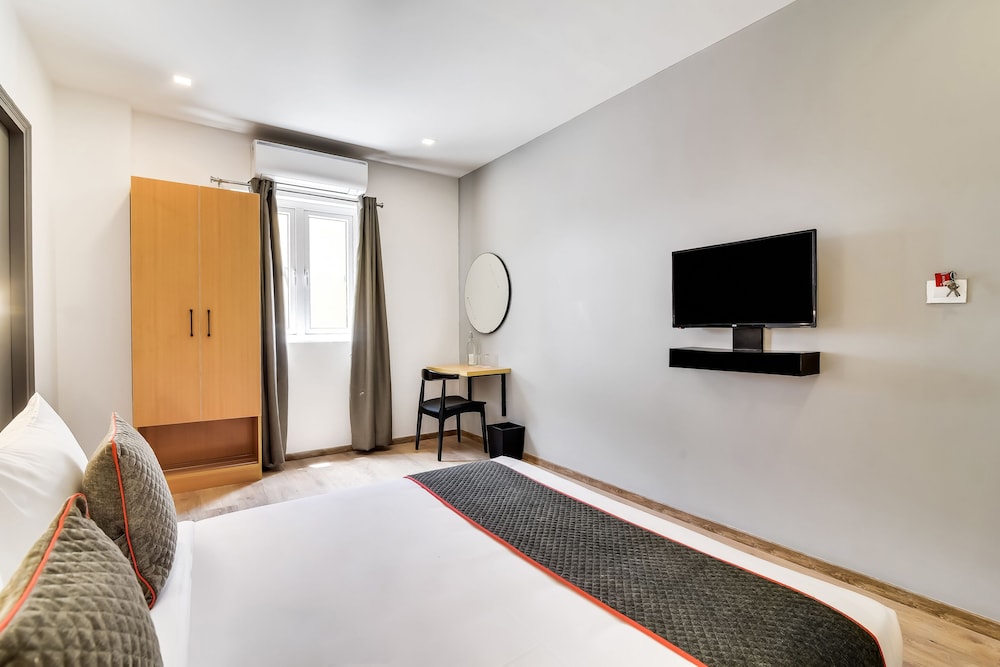 Super Townhouse Ulsoor Near Halasuru Metro Station