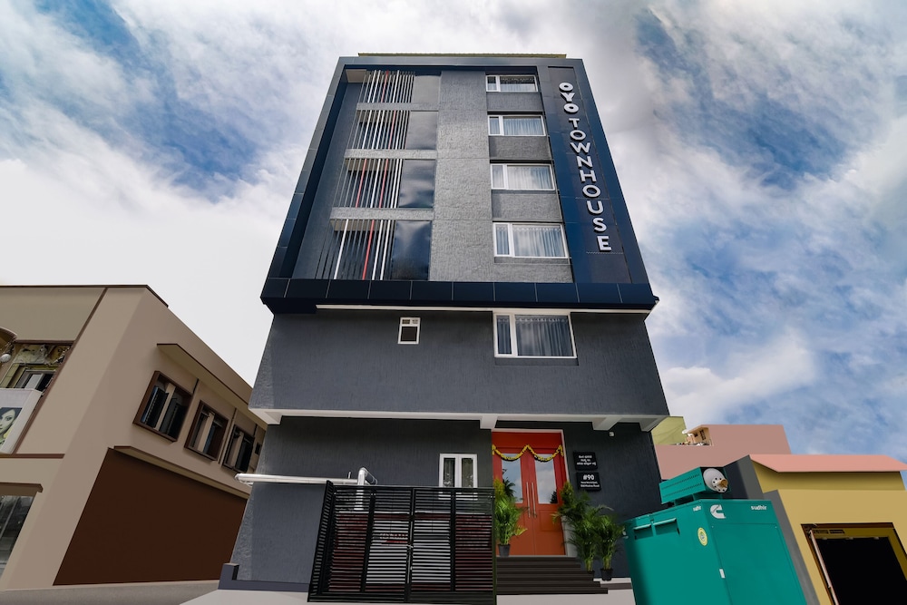 Super Townhouse Ulsoor Near Halasuru Metro Station