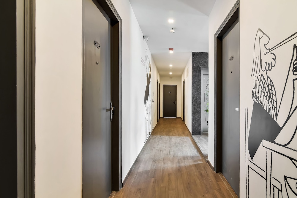 Super Townhouse Ulsoor Near Halasuru Metro Station