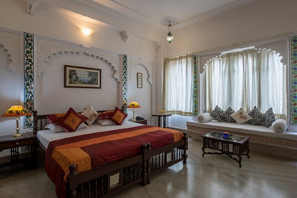 Raj Niwas Hotel