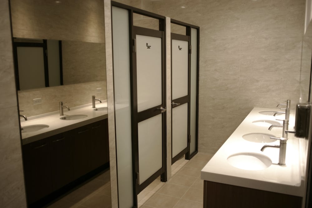Lutel Hotel Xpark Gloria Outlets Shin Kong Cinemas