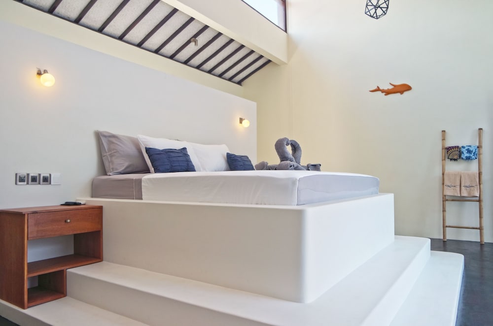 Stay Shark Villas