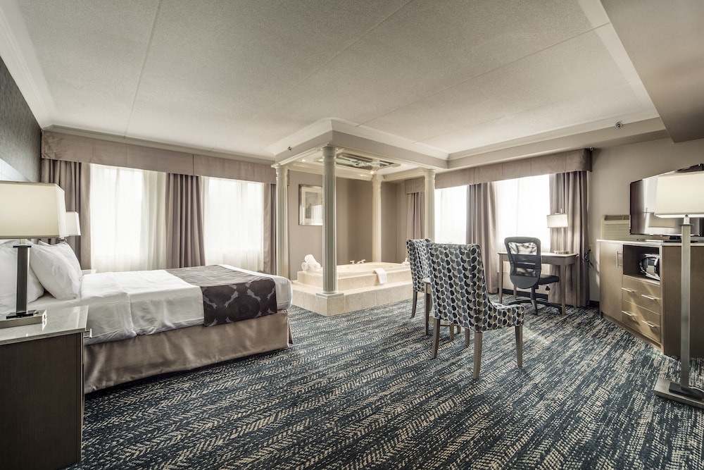 Monte Carlo Inn - Brampton Suites