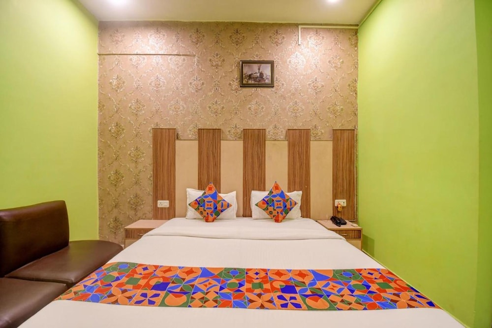  FabHotel Prime Rockstar Suites