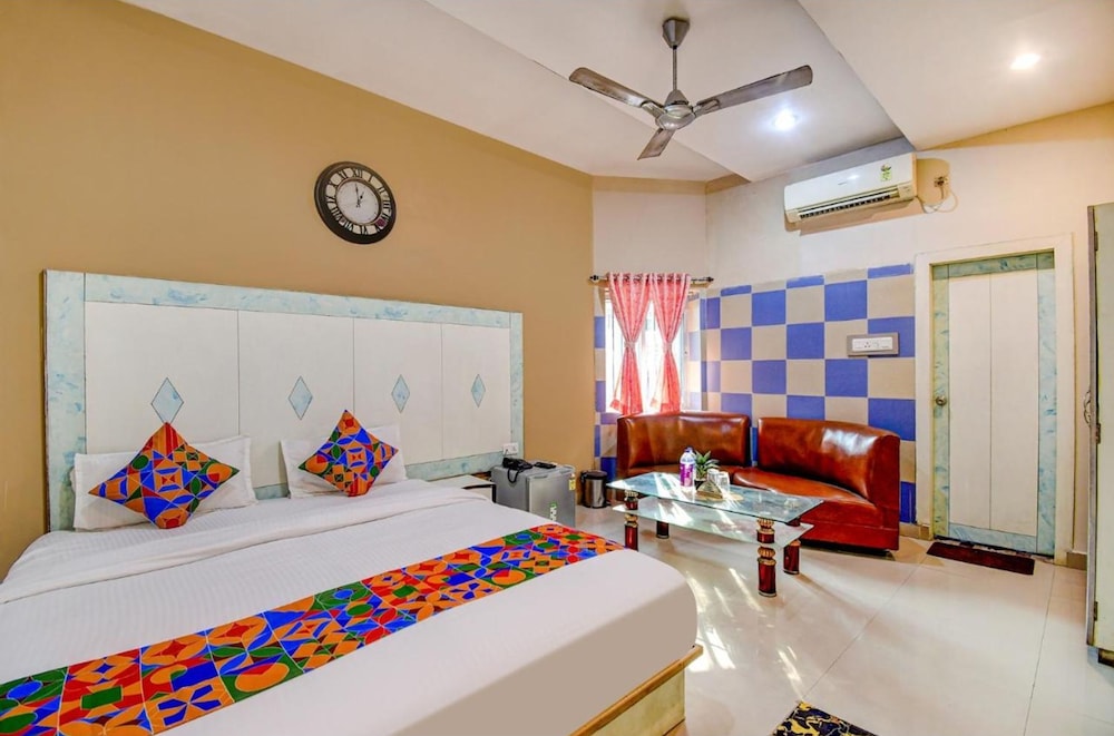  FabHotel Prime Rockstar Suites