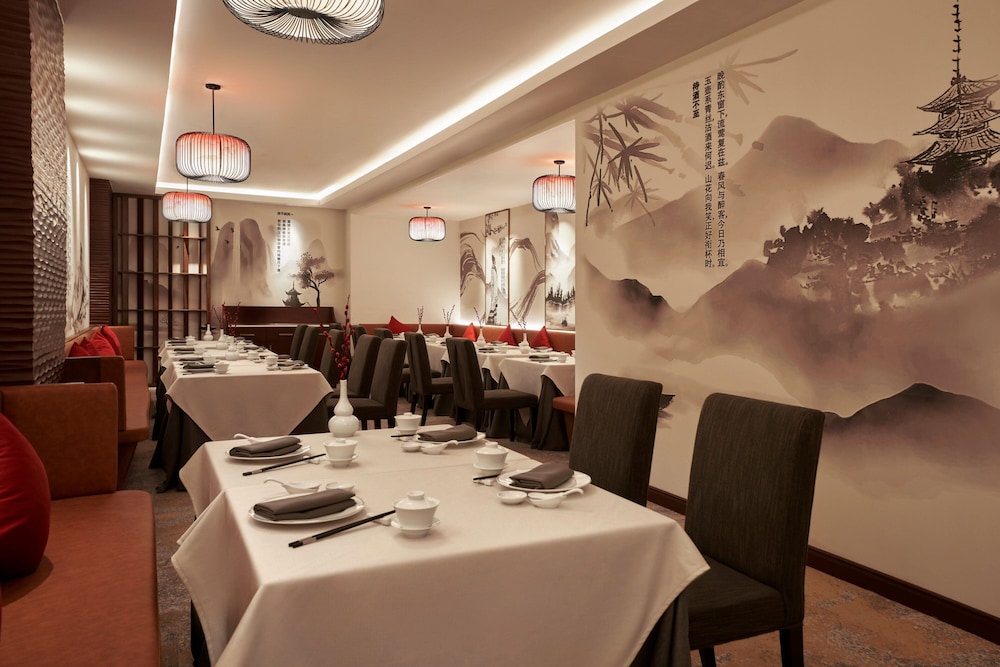 Sheraton Saigon Grand Opera Hotel
