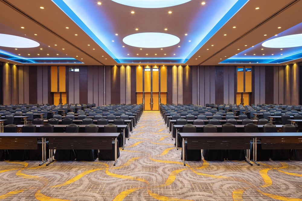 Sheraton Saigon Grand Opera Hotel