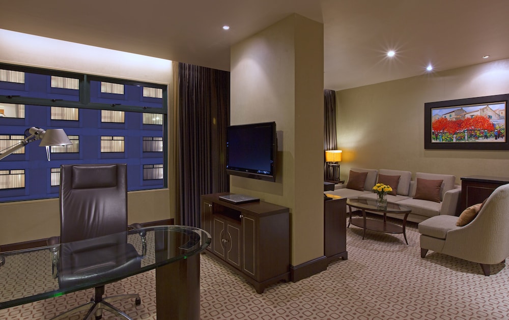 Sheraton Saigon Grand Opera Hotel