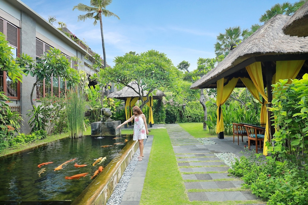 Legian Beach Hotel