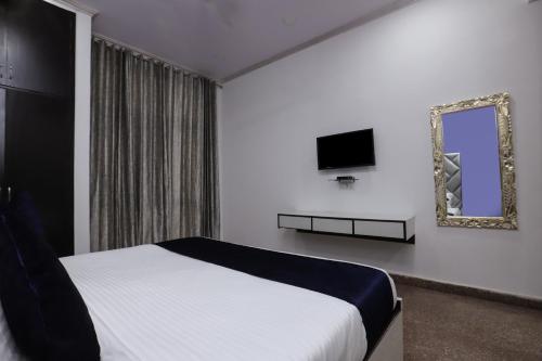 Hotel Vizima Palace Near Wave City Center
