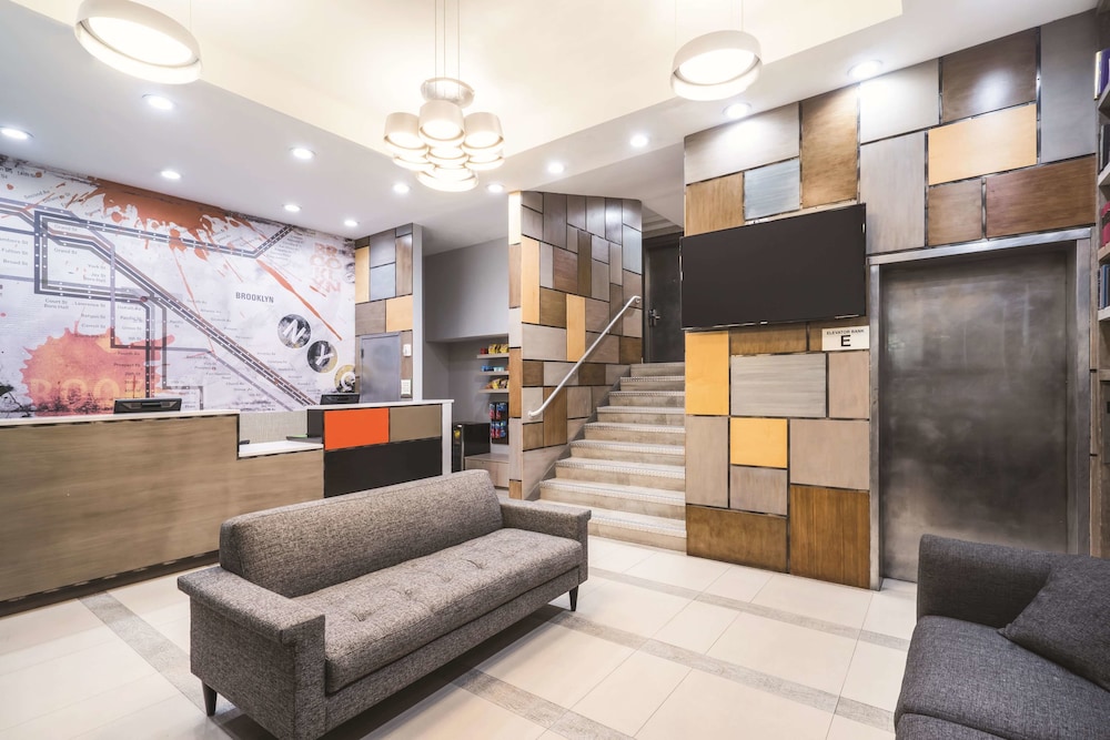 La Quinta Inn & Suites by Wyndham Brooklyn Downtown