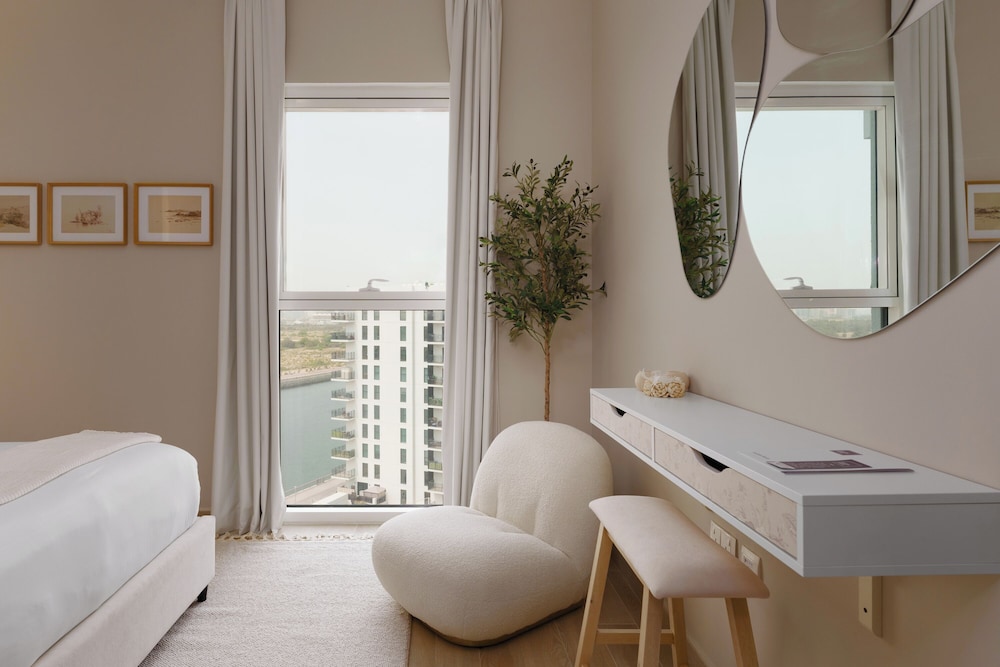 Maison Privee - Charming Retreat w/ Panoramic Views on Yas Island
