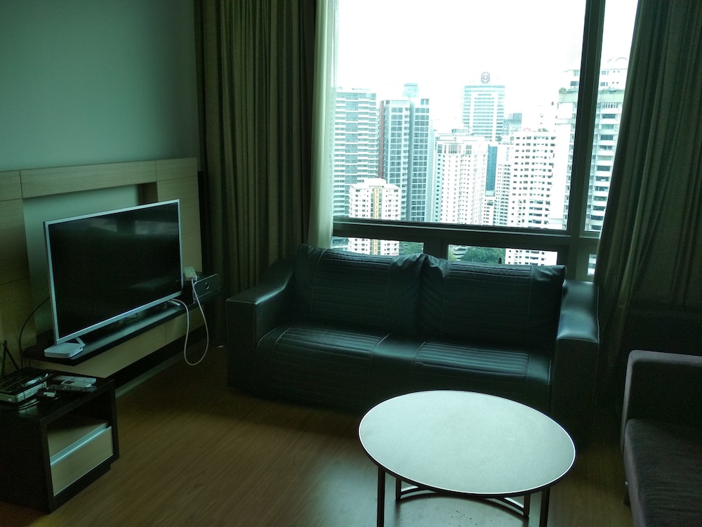 Queens Service Suite at Swiss Garden Residences