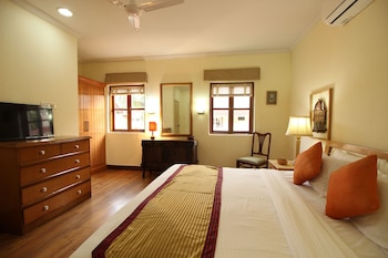 Golden Sands Apartments