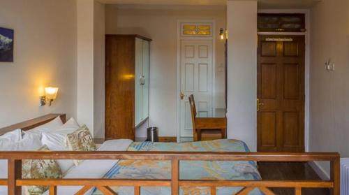 Hotel Shangri-La Regency